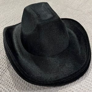 Black cowgirl hat